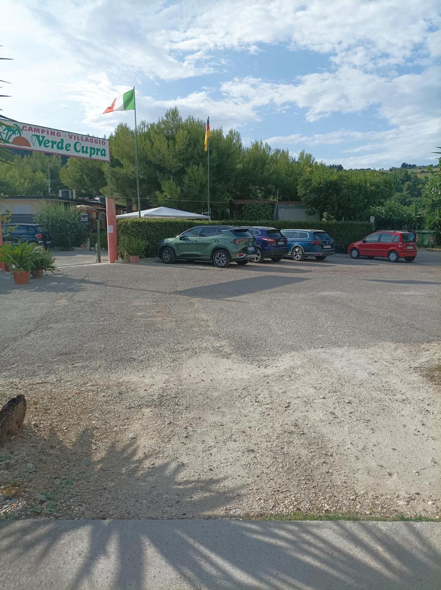 维拉吉欧菲尔德库普拉酒店 滨海库普拉 外观 照片